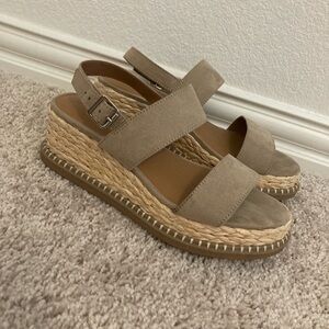 Universal Threads Wedge Sandal Heel